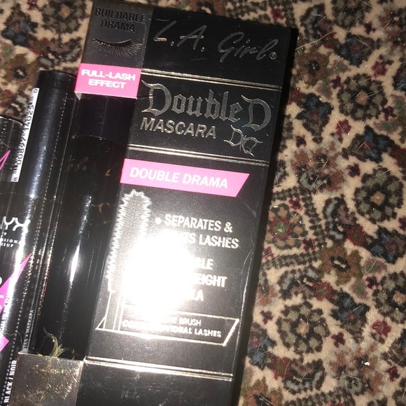 Makeup - Picture 2 of 2